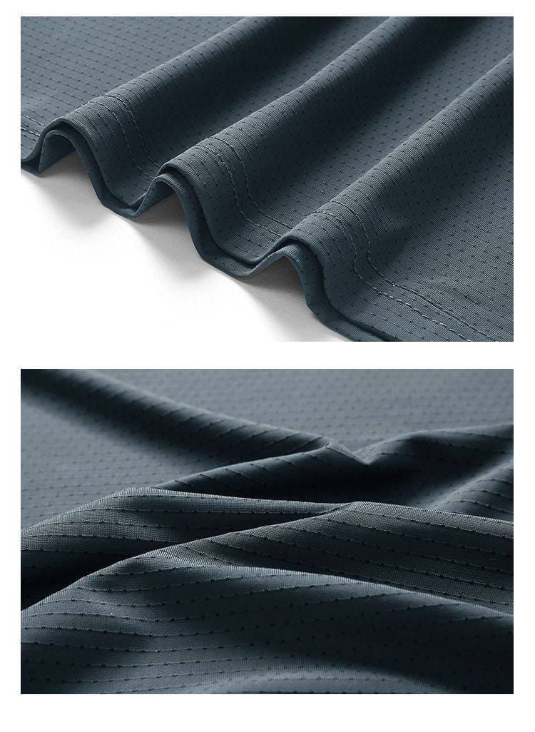 Il tessuto elasticizzato drappeggiato, con la trama a micro-fori in evidenza