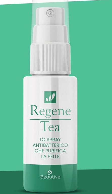 Flacone singolo dello spray Regene Tea con erogatore trasparente, su fondo verde smeraldo